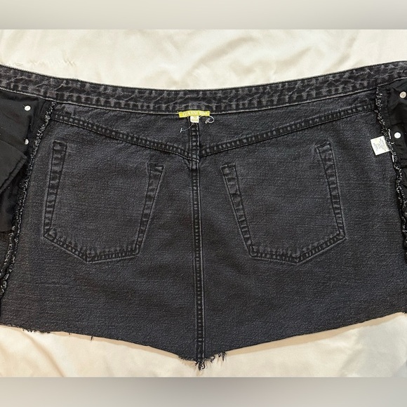 Gianni Bini Asymmetrical Black Denim Skirt - Picture 7 of 10